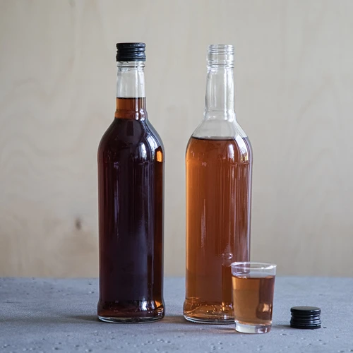 500 ml Hoikka Pullo, mustalla kierrekorkilla, vodkalle, 6 kpl - 9