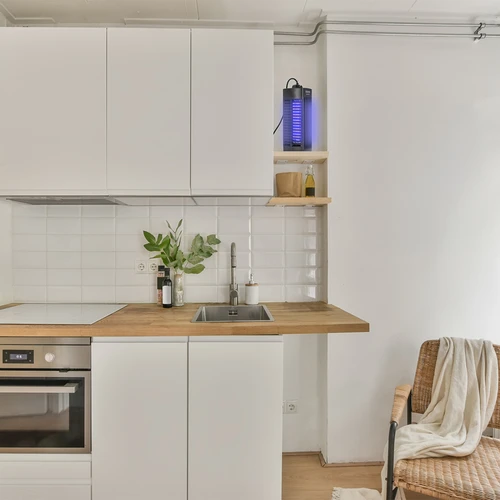 Hyönteisten tappolamppu Manhattan UVA 6 W, musta - 12