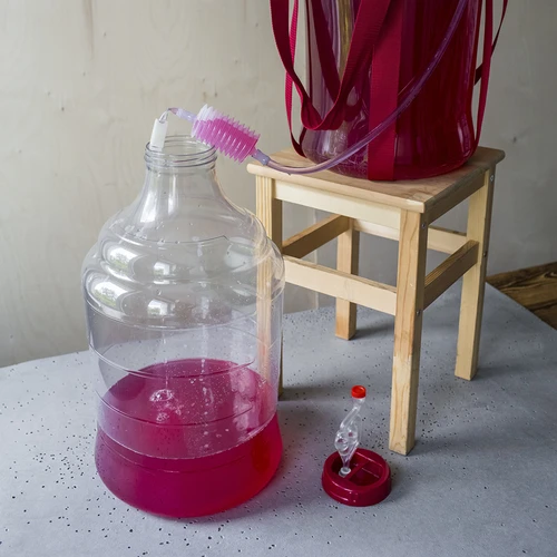 Kevyt, särkymätön viinipallo hihnoilla, 20 L - 21