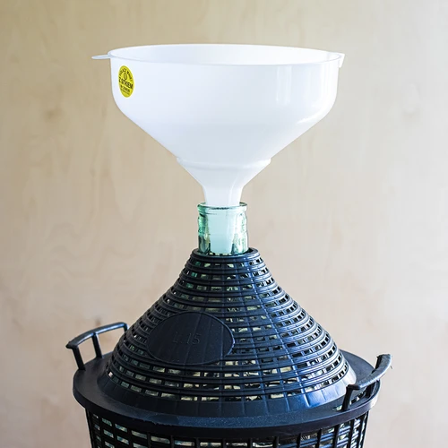 Valkoinen muovinen suppilo ø 25 cm - 3