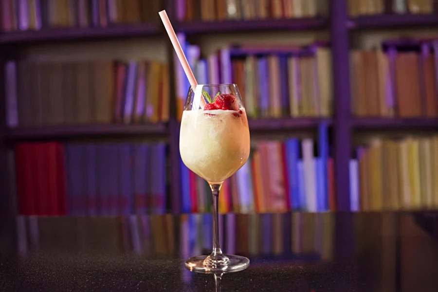 Browin Przepiśnik - Pina NoLada – eksoottinen alkoholiton drinkki