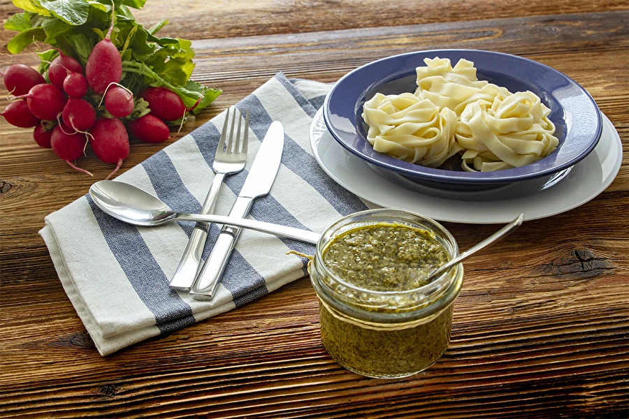 Retiisinlehtipesto